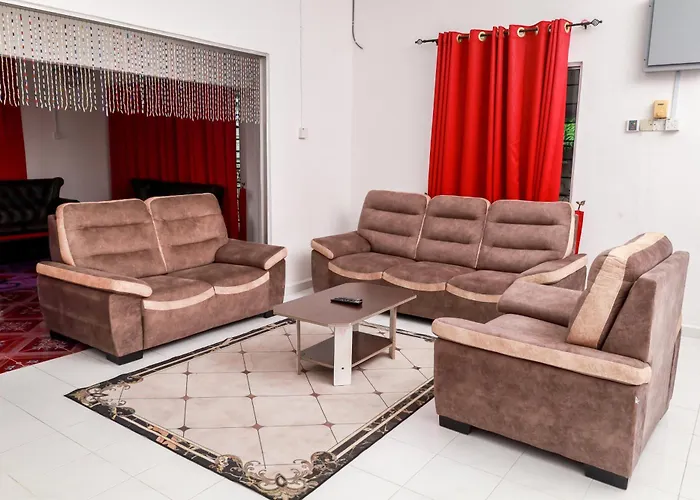 D\'Bali Homestay - Private Swimming Pool, Netflix, Internet Wifi ,Cuckoo, Internet Wifi , Dryer, Washing Machine, Aircond Setiap Bilik & Ruang Tamu